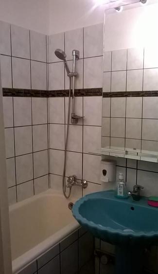 Apartament cu 2 camere semidecomandat, mobilat în Berceni