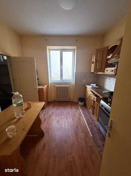 Casă cu 6 camere cu Teren 416 Mp în Ultracentral