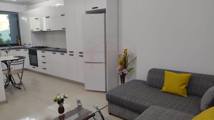 Apartament cu 2 camere decomandat, mobilat în Micro 17