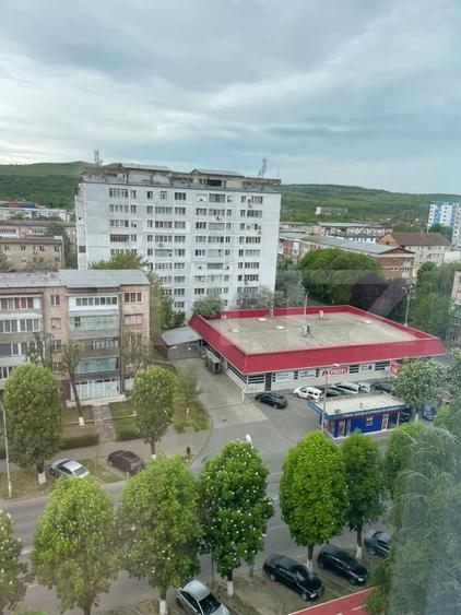Apartament cu 2 camere decomandat, mobilat în Hunedoara