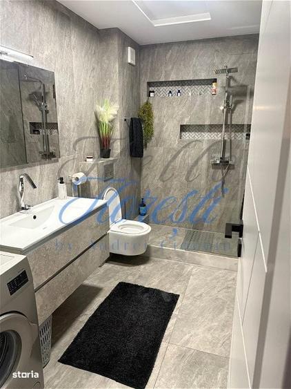 Apartament cu 3 camere semidecomandat, mobilat în Central
