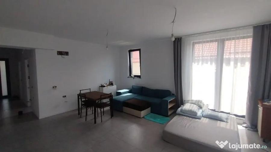 Casă cu 7 camere cu Teren 360 Mp în Central