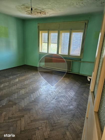 Casă cu 6 camere cu Teren 631 Mp în Ultracentral