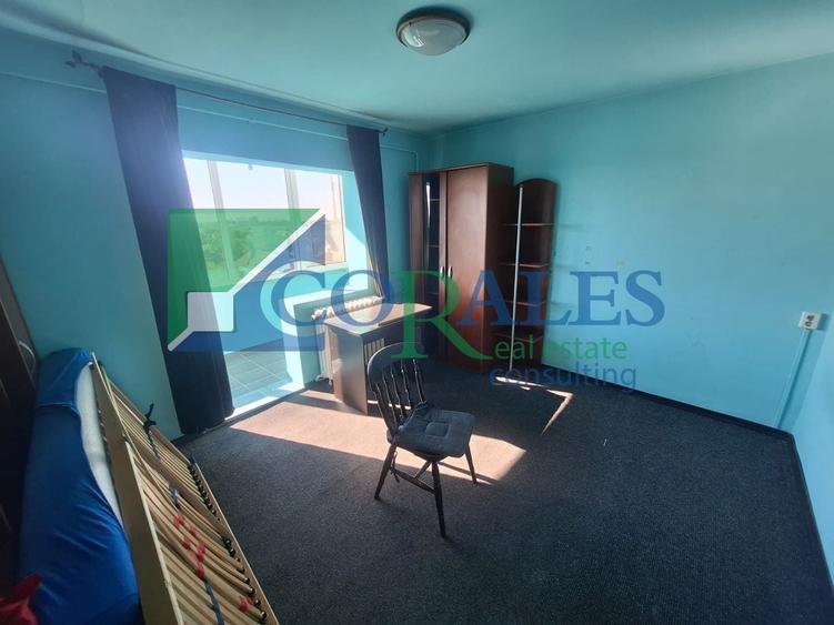 Apartament cu 3 camere decomandat, mobilat în Steaua