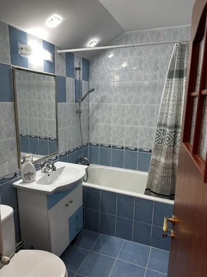 Apartament cu 4 camere decomandat în Central