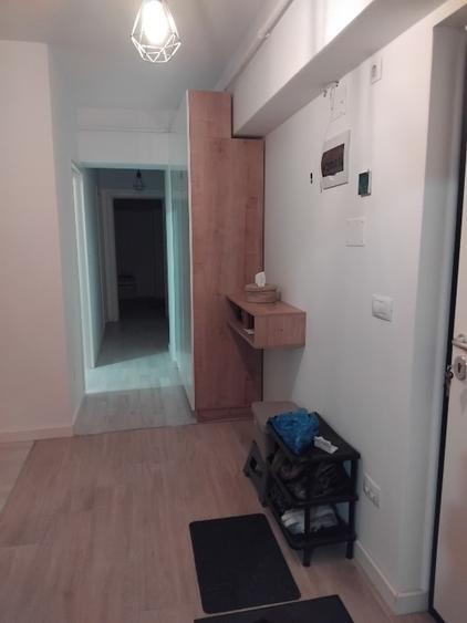 Apartament cu 3 camere decomandat, mobilat în Tătărași