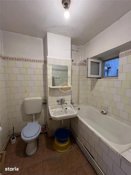Apartament cu 4 camere în Micro 16