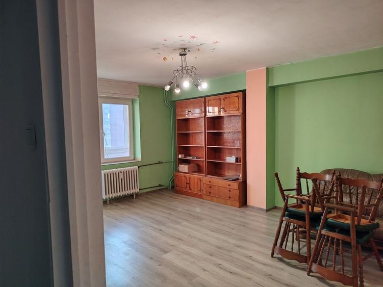 Apartament cu 2 camere decomandat în Sânmartin