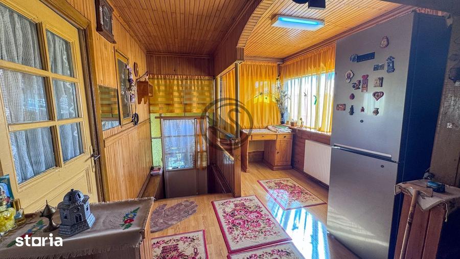 Casă cu 5 camere cu Teren 1340 Mp în Central