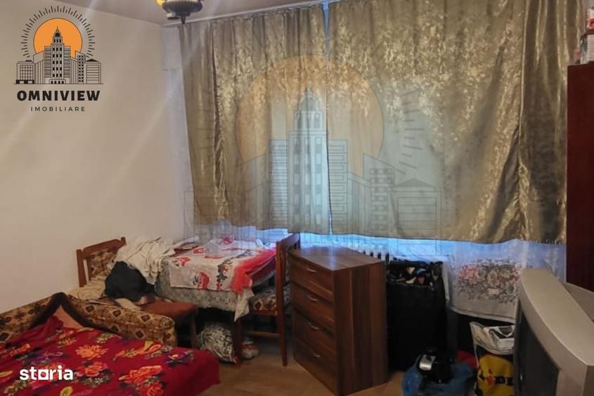 Garsonieră decomandată în Tractorul