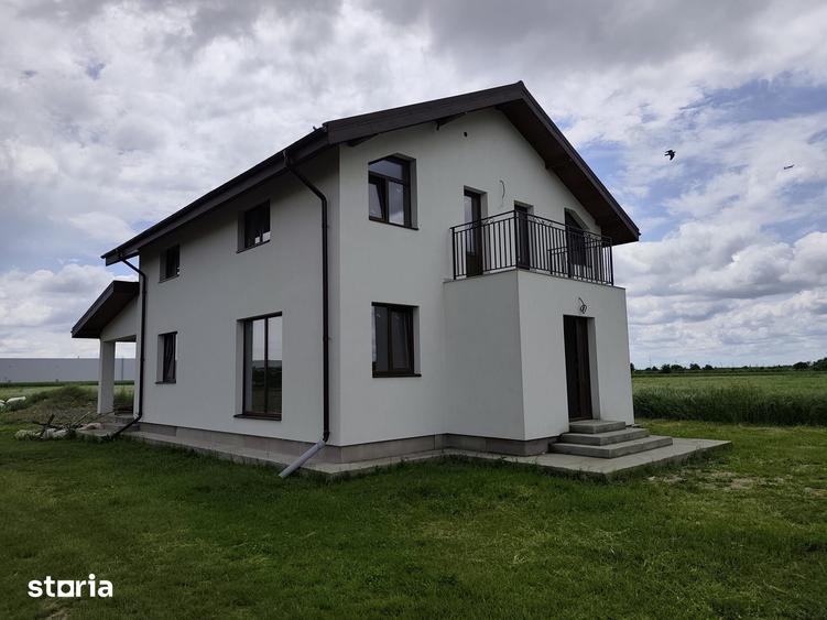 Casă cu 4 camere cu Teren 508 Mp în Ulmi