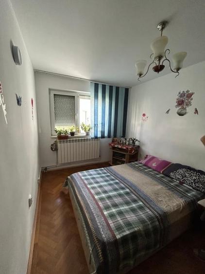 Apartament cu 3 camere semidecomandat în Hipodrom