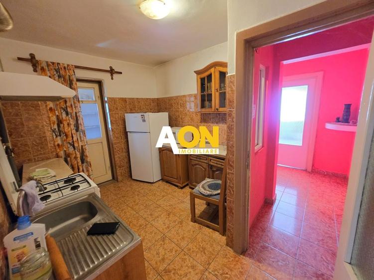Apartament cu 3 camere decomandat, mobilat în Central