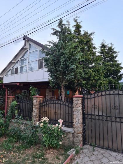 Casă cu 6 camere cu Teren 1100 Mp în Cozia
