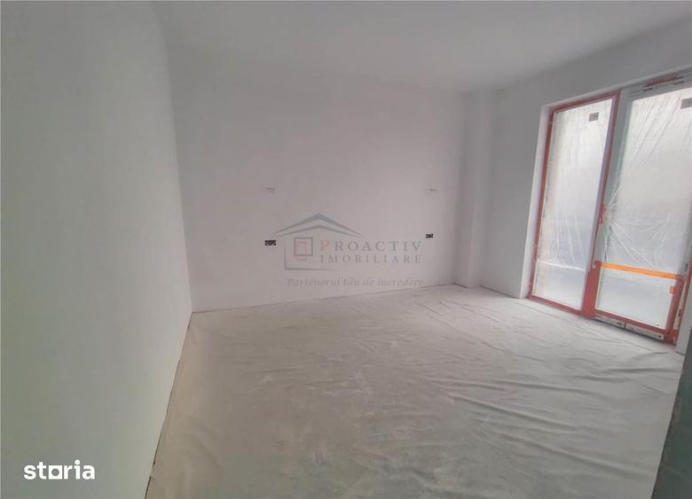 Apartament cu 3 camere decomandat în Șcheia
