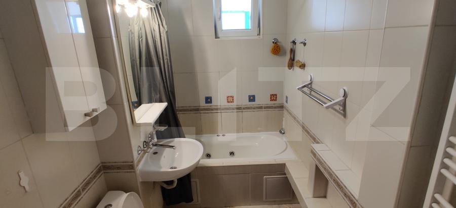 Apartament cu 4 camere semidecomandat, mobilat în Zorilor