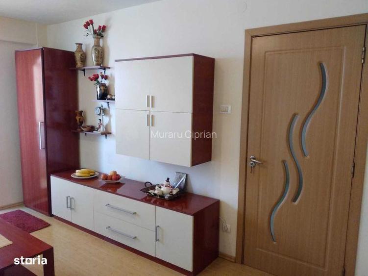 Proprietar inchiriez Apt. 2 camere decomandat Berceni