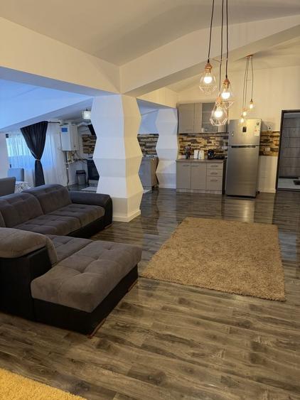 De vanzare Apartament cu 3 camere, terasa generoasa si 3 locuri de parcare zona 1 Mai, Lidl - 2