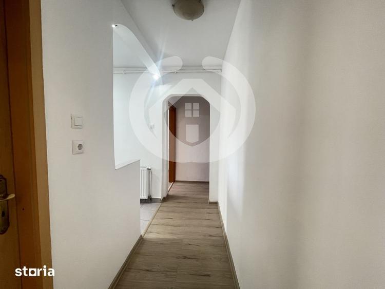 Apartament cu 3 camere semidecomandat în Hipodrom 3