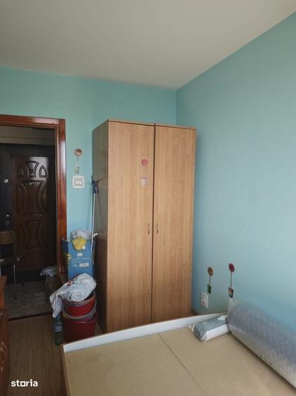 Apartament cu 3 camere semidecomandat în Drumul Taberei