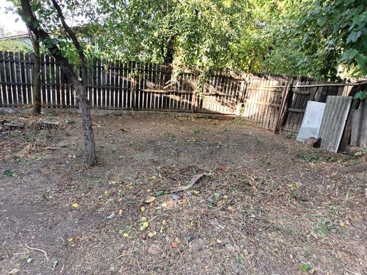 Casă cu 2 camere cu Teren 1000 Mp în Nuci