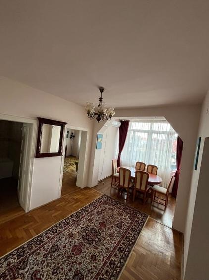 Apartament cu 3 camere decomandat, mobilat în Central