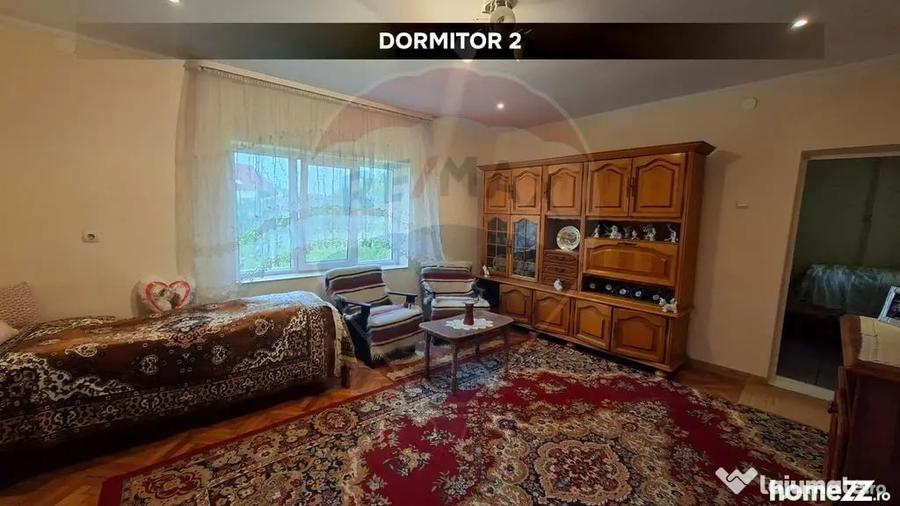 Casă cu 4 camere cu Teren 1295 Mp în Central