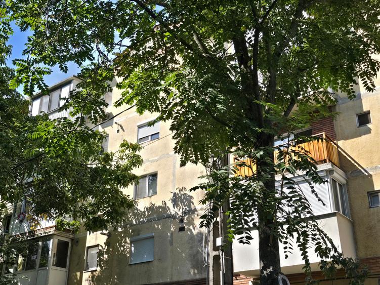 Apartament cu 2 camere semidecomandat în Circumvalațiunii