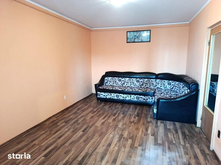 Apartament cu 2 camere decomandat în Titan