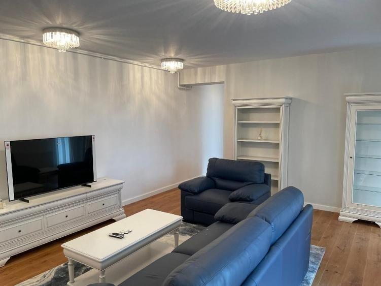 Apartament cu 4 camere decomandat, mobilat în Băneasa