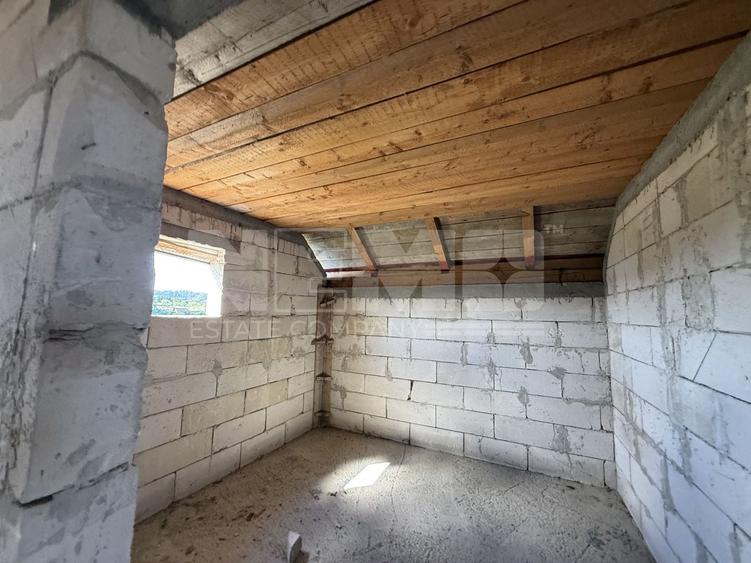 Casă individuală cu 4 camere cu Canalizare în Berchișești