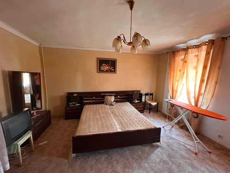 Casă individuală cu 5 camere cu Canalizare în Zorlențu Mare