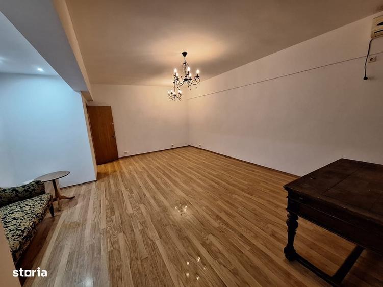Apartament cu 3 camere în Brezoianu