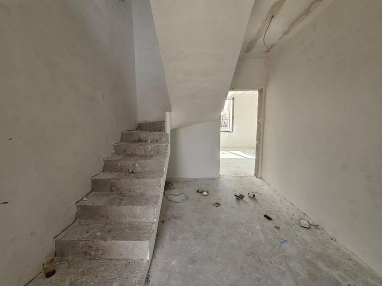 Duplex cu 4 camere cu Canalizare în Valu lui Traian