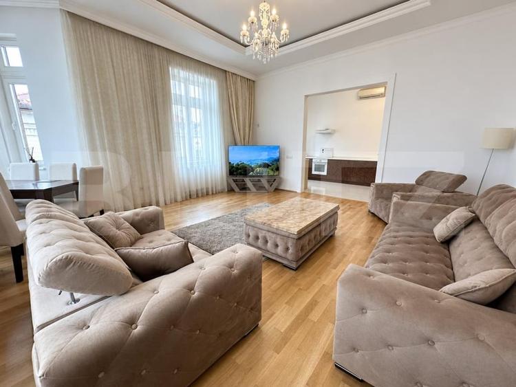Apartament cu 3 camere decomandat, mobilat în Fabric