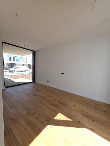 Duplex cu 5 camere cu Canalizare în Tunari