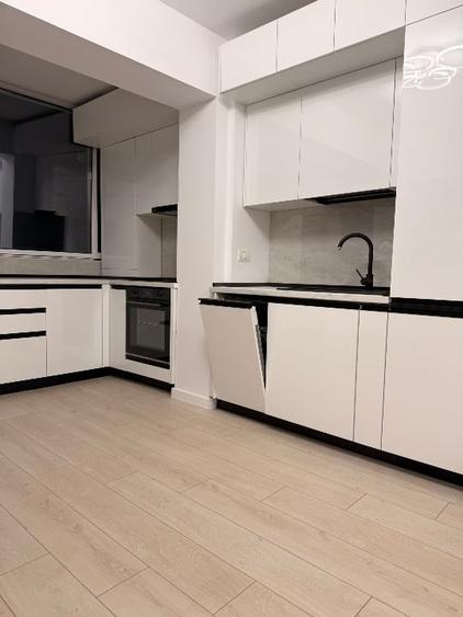 Apartament cu 2 camere decomandat, mobilat în Central