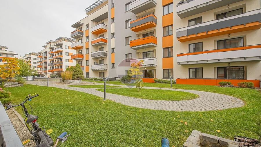 Apartament cu 3 camere decomandat, mobilat în Tractorul