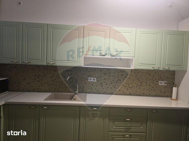 Apartament cu 4 camere, mobilat în Central