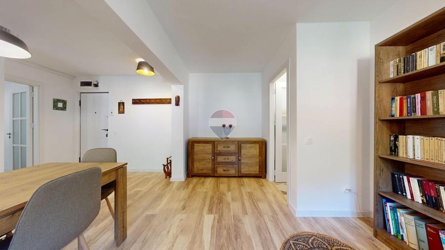 Apartament cu 3 camere decomandat, mobilat în Răcădău