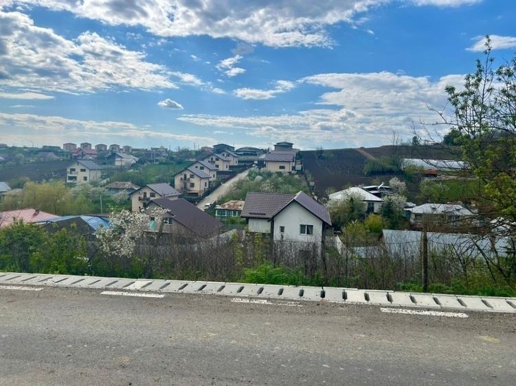 Teren Construcții intravilan de 1000 mp, în Valea Lupului