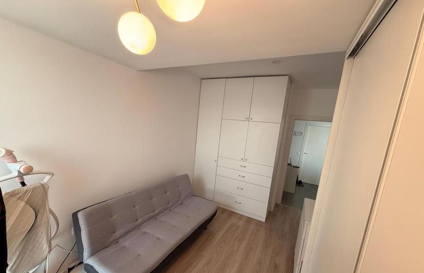Apartament cu 3 camere semidecomandat, mobilat în Chitila