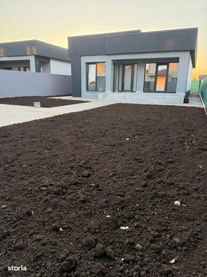 Casă cu 4 camere cu Teren 450 Mp în Strejnicu