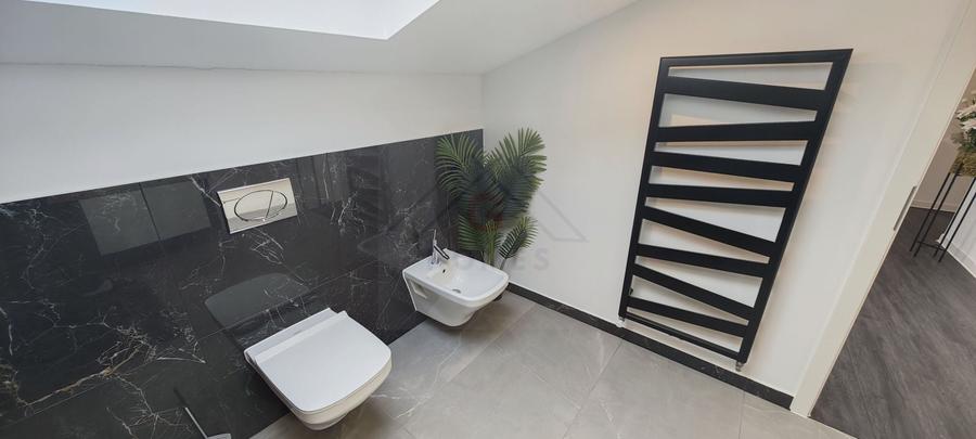 Duplex cu 5 camere cu Canalizare în Moșnița Nouă