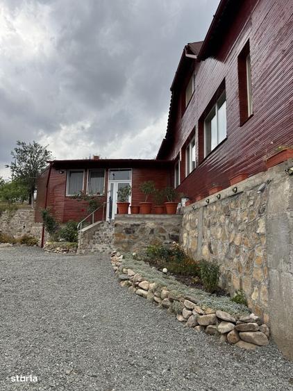 Casă cu 4 camere cu Teren 1752 Mp în Călățele