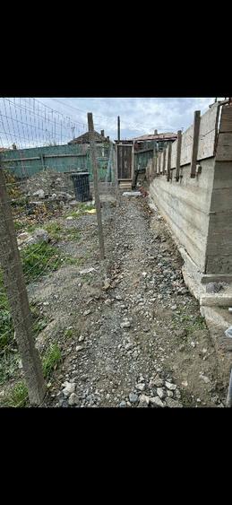 Casă individuală cu 3 camere cu Canalizare în Central