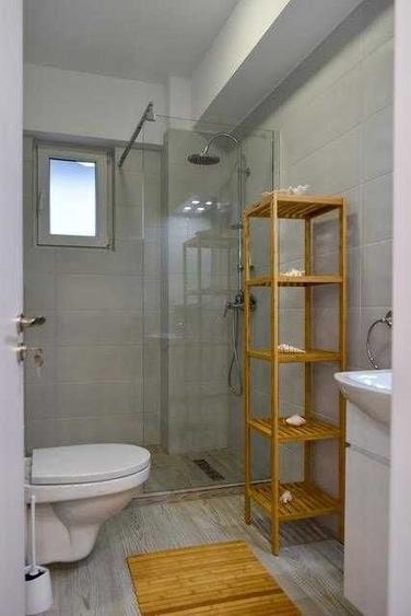 Apartament cu 3 camere semidecomandat în Exterior Vest
