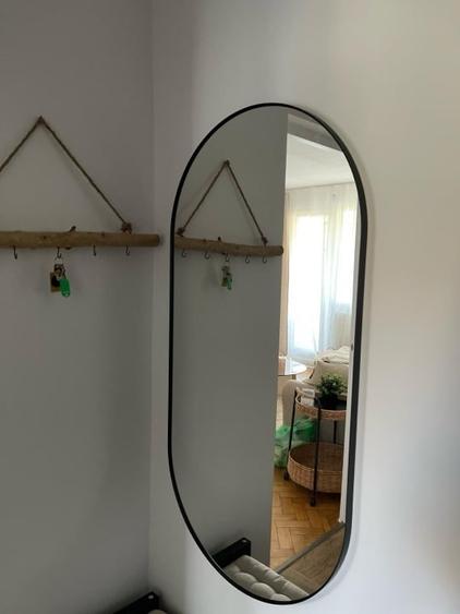 Apartament cu 2 camere semidecomandat, mobilat în Central
