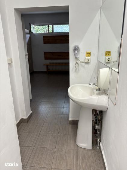 Spațiu comercial, de 300 mp, în Rogerius