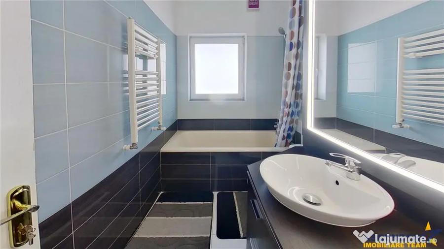Apartament cu 2 camere nedecomandat în Tractorul